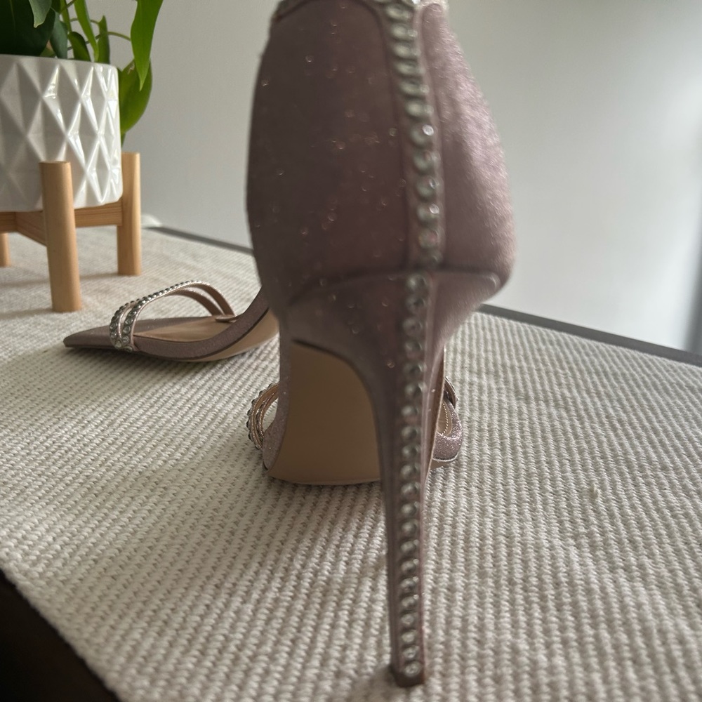 Shoes - Picture 5 of 8